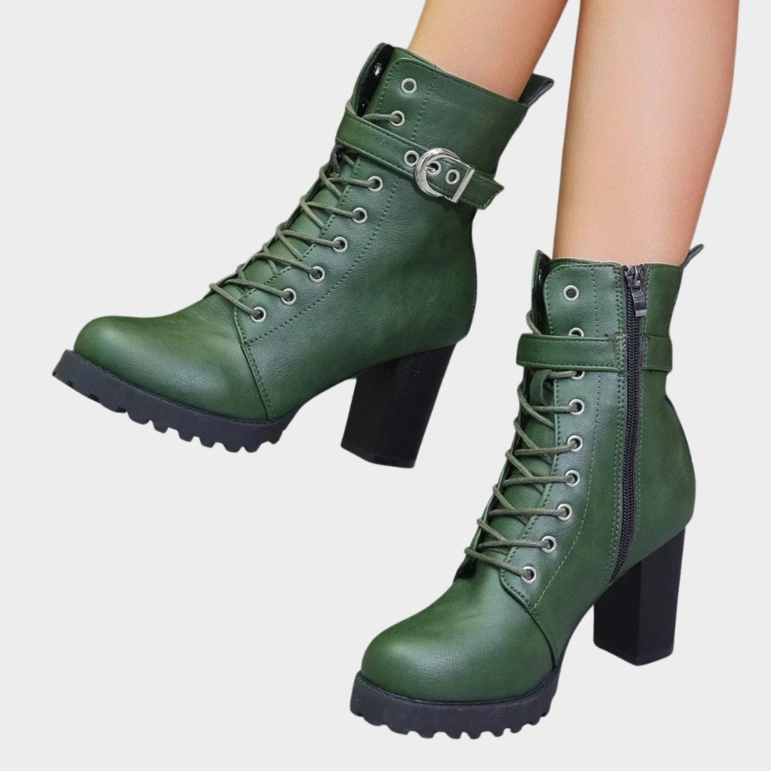 Elegantes botins pretos para mulher, com salto bloco e fivela ajustável, perfeitos para o inverno.