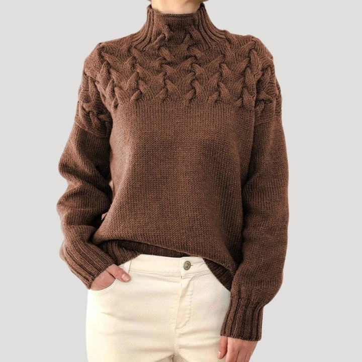 Camisola de malha feminina clássica, gola alta e tranças, ideal para a moda outono inverno com conforto.