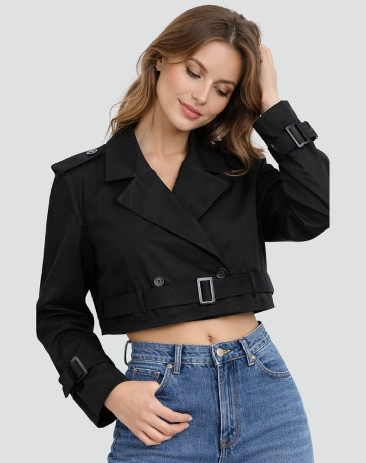Moderna gabardina curta feminina com cinto ajustável, ideal para um visual elegante de outono.