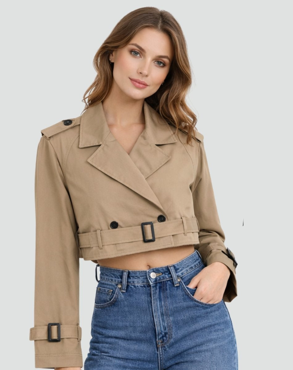 Gabardina feminina elegante com cinto, design curto e moderno para um estilo casual ou formal.