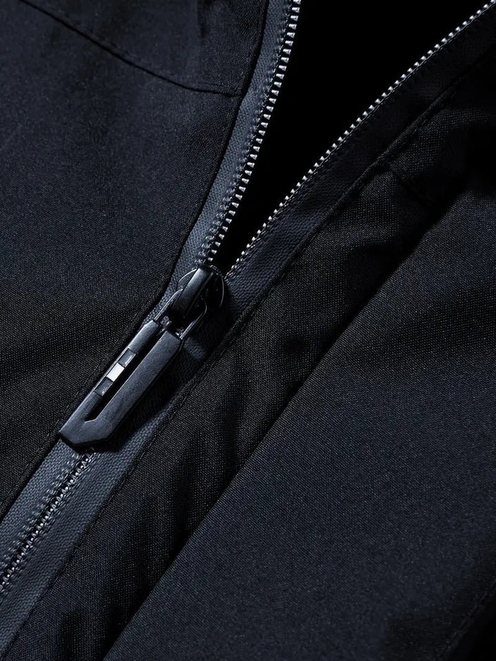 Parka masculina para frio intenso, impermeável, com forro polar e capuz para máximo aquecimento no inverno.