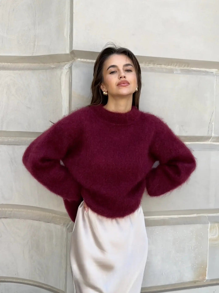 Camisola feminina oversize de lã mohair, gola redonda, ideal para outono/inverno. Conforto e estilo.