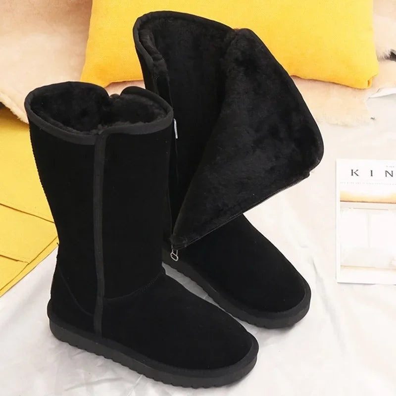 Botas de camurça cano alto femininas, elegantes e aconchegantes com forro de pelo para o inverno.