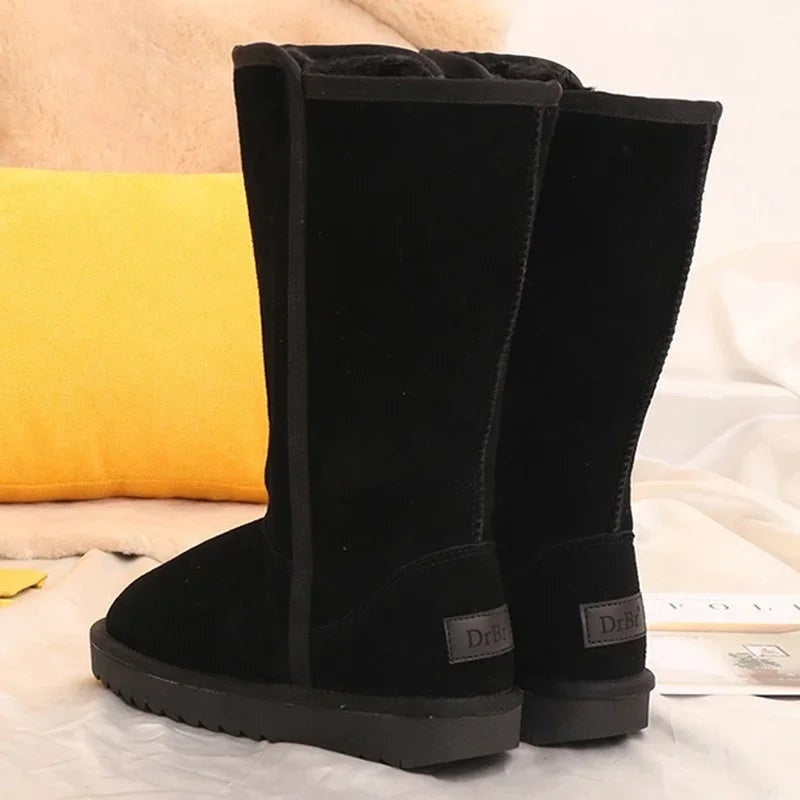 Moda inverno: botas femininas cano alto com forro de pelo, elegantes e quentes para proteger do frio.