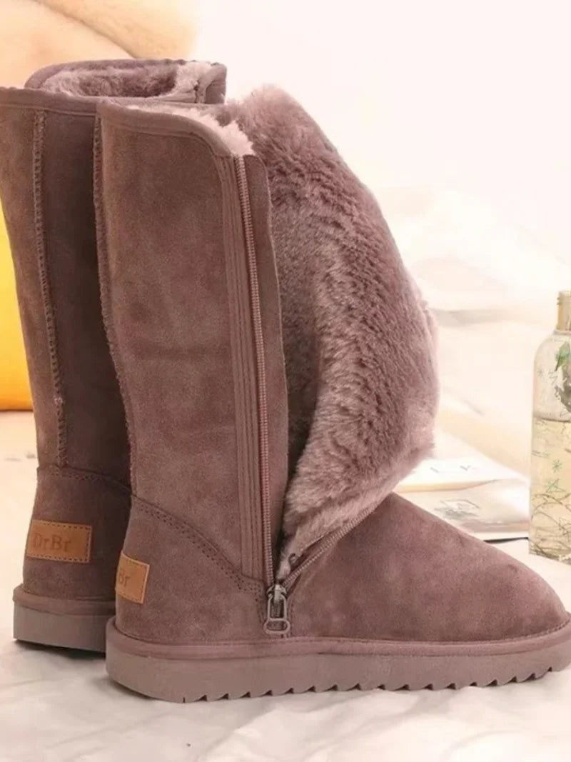 Botas de inverno femininas cano alto com forro de pelo. Conforto e elegância para a mulher no frio.