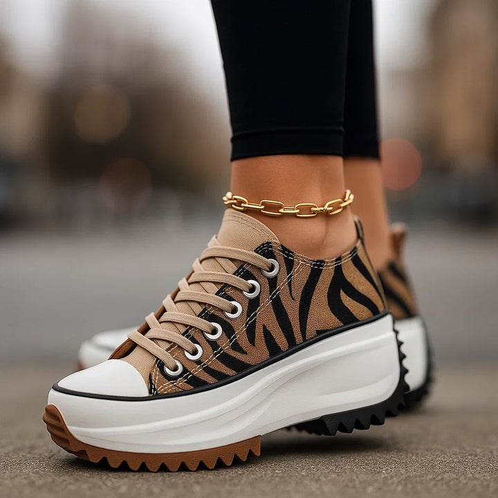 Sapatilhas plataforma femininas modernas e confortáveis, ideais para um look casual e chic, com design versátil.