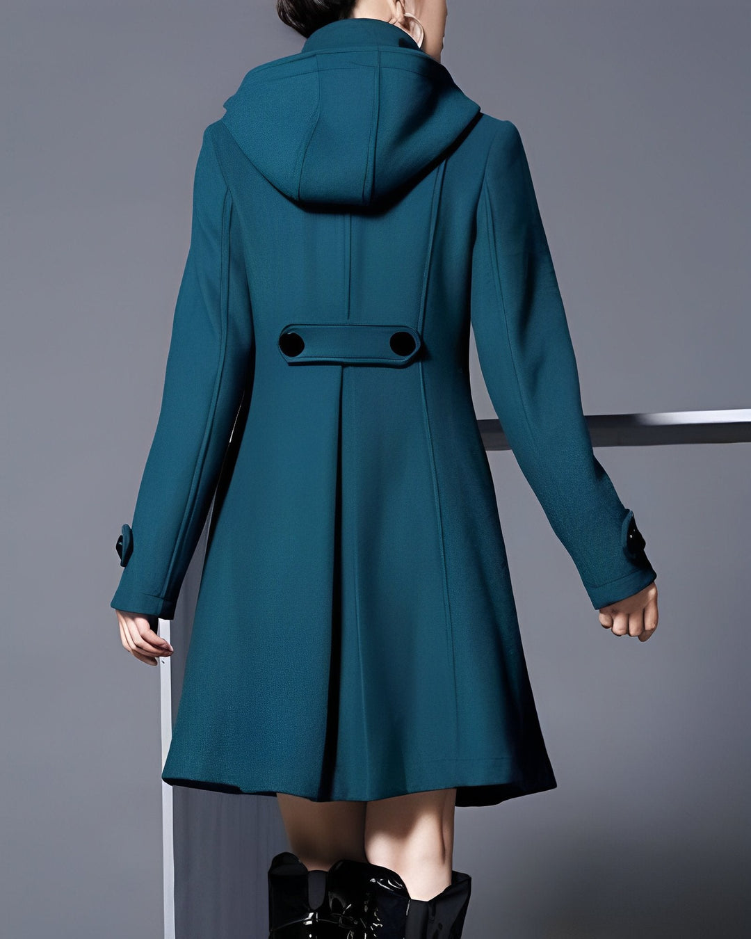 Jaqueta Isabella feminina, estilo elegante e confortável, com bolsos. Uma peça versátil para moda outono/inverno.