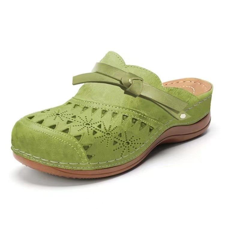 Calçado feminino Tamanco Aurora: design moderno, sola anatômica e ajuste perfeito para conforto o dia todo.