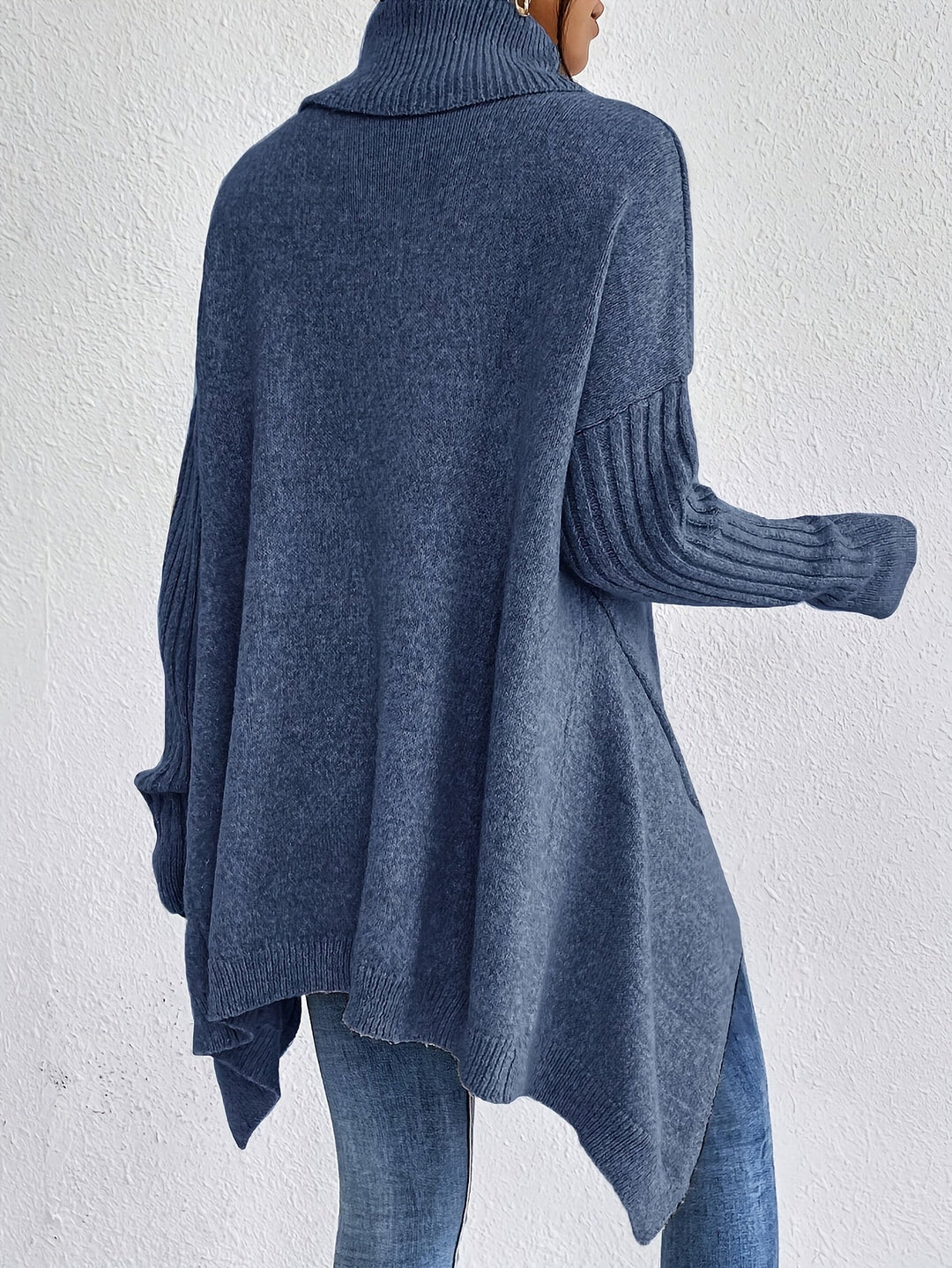 Polo oversized feminina em cor vinho. Tendência outono inverno, moderna e versátil.