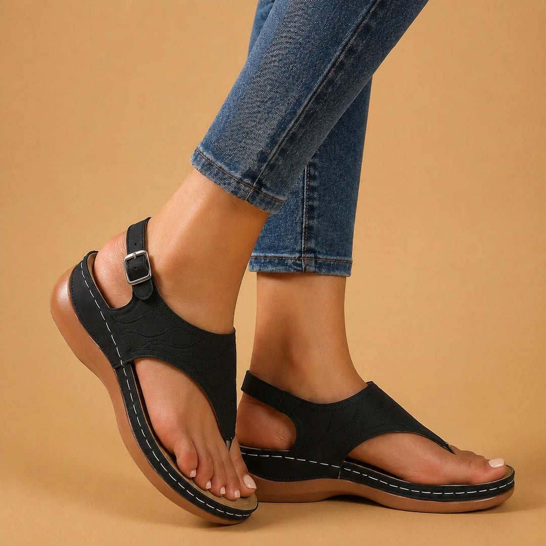 Sandália de cunha elegante Beatriz para mulher, versátil e confortável, perfeita para o verão.