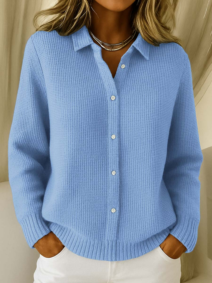 Cardigan feminino elegante e versátil para outono/inverno, ideal para mulheres que buscam conforto e moda.