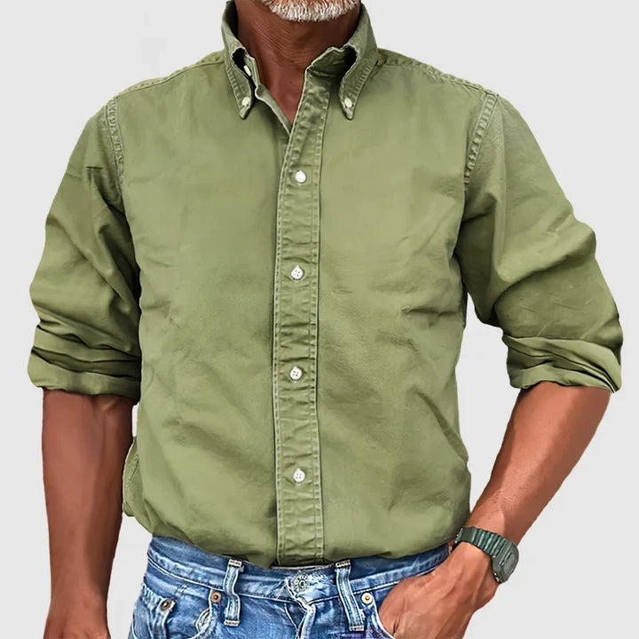 Camisa masculina de verão, estilo vintage e desgastado, para conforto e moda.