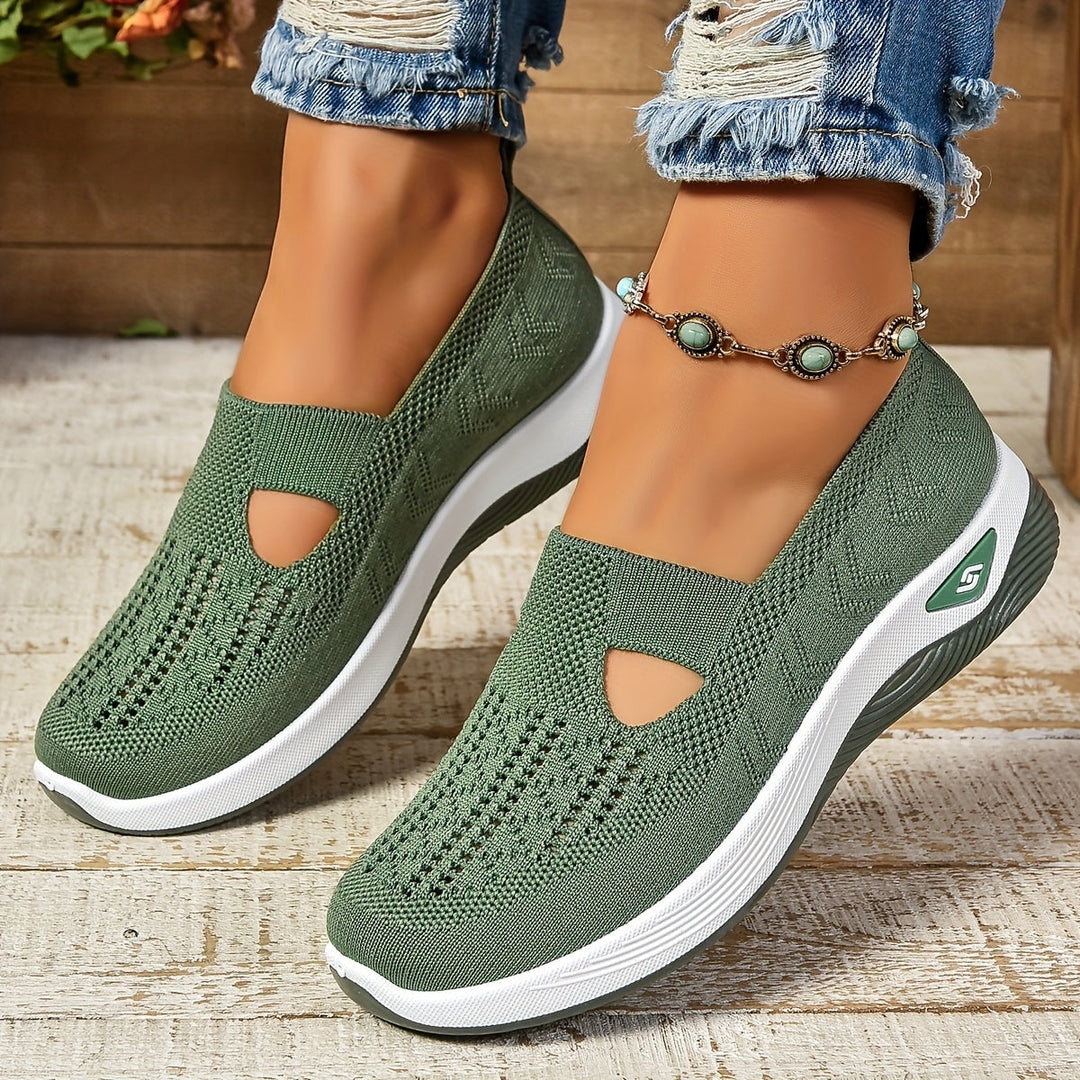 Tênis Femininos Beth brancos, leve e confortável para o dia a dia, ideal para caminhada e estilo casual.
