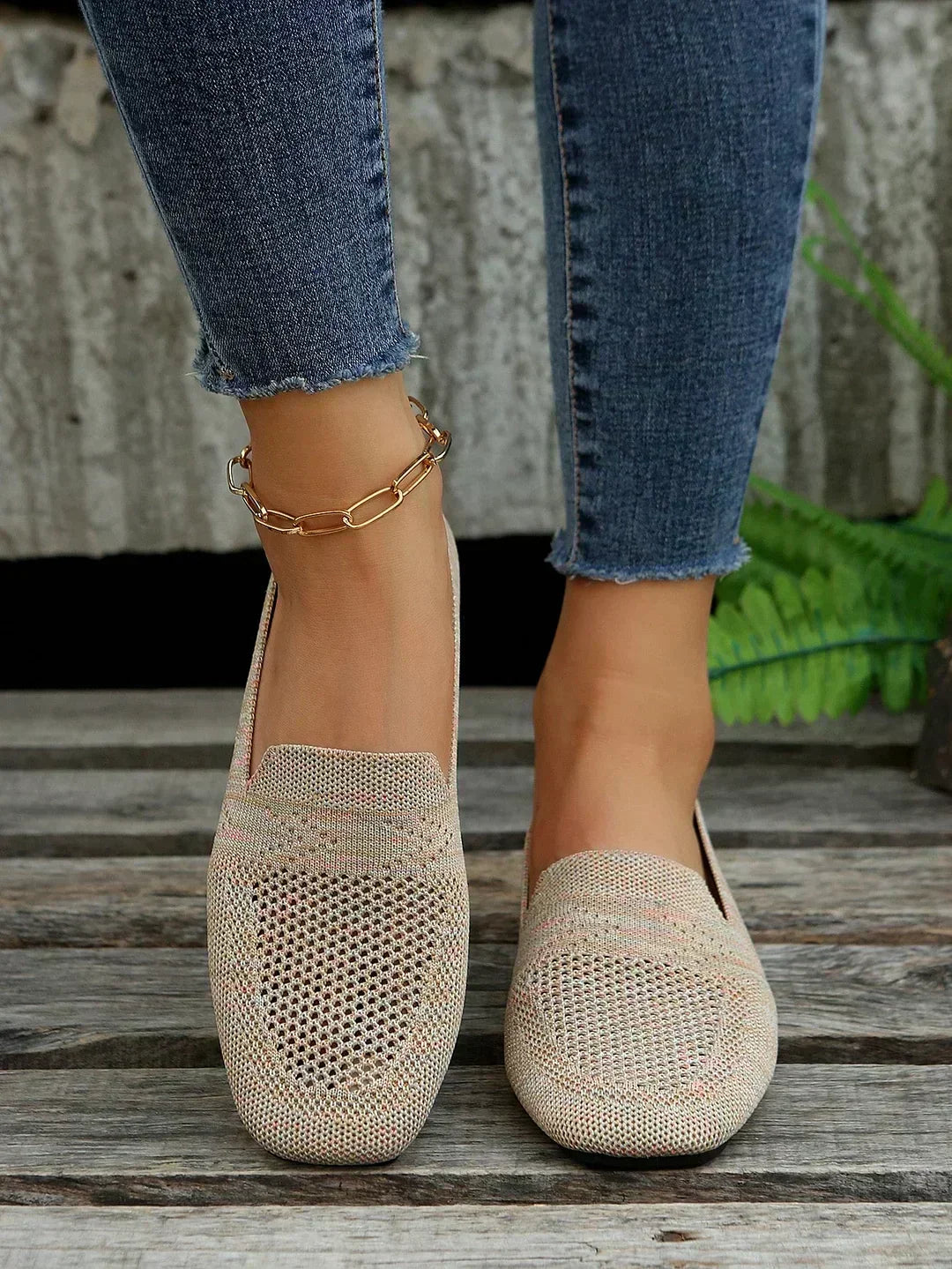 Calçado feminino versátil: bailarinas ortopédicas para o verão e lazer com estilo.
