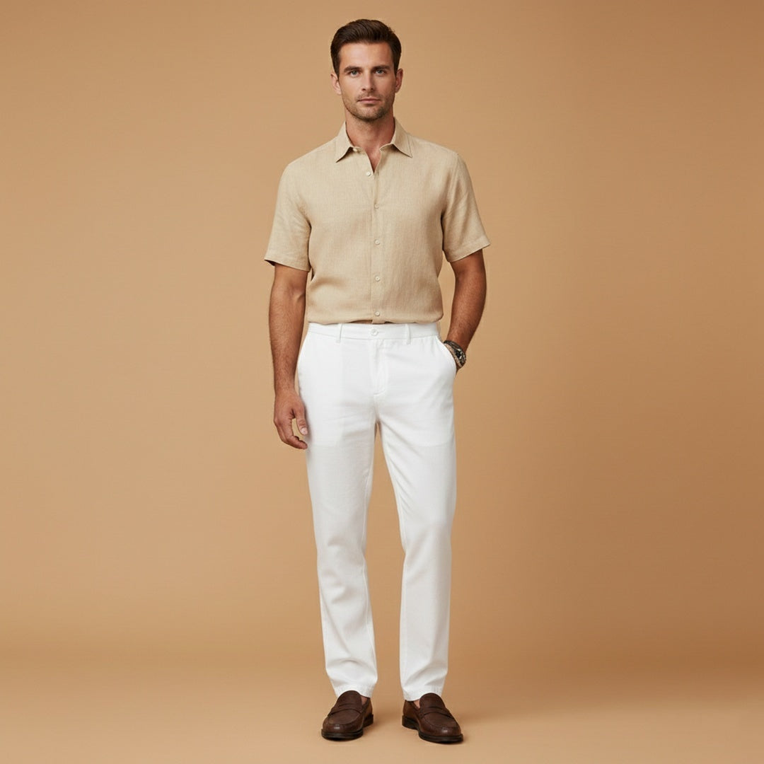 Calças masculinas com cintura elástica e corte relaxado, garantindo máximo conforto e liberdade de movimento no verão.