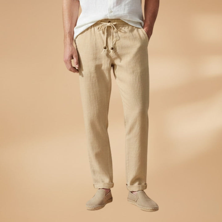 Conforto e estilo das calças chino slim masculinas com cordão, ideais para o verão e momentos de lazer.