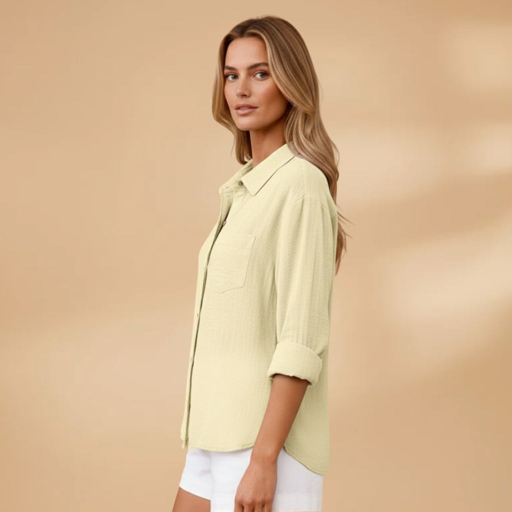 Camisa feminina elegante de linho, manga comprida, botões, perfeita para looks de primavera e verão.