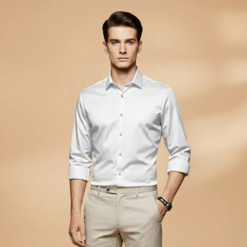 Camisa masculina slim fit elegante, disponível em cores variadas, com colarinho clássico e manga comprida.