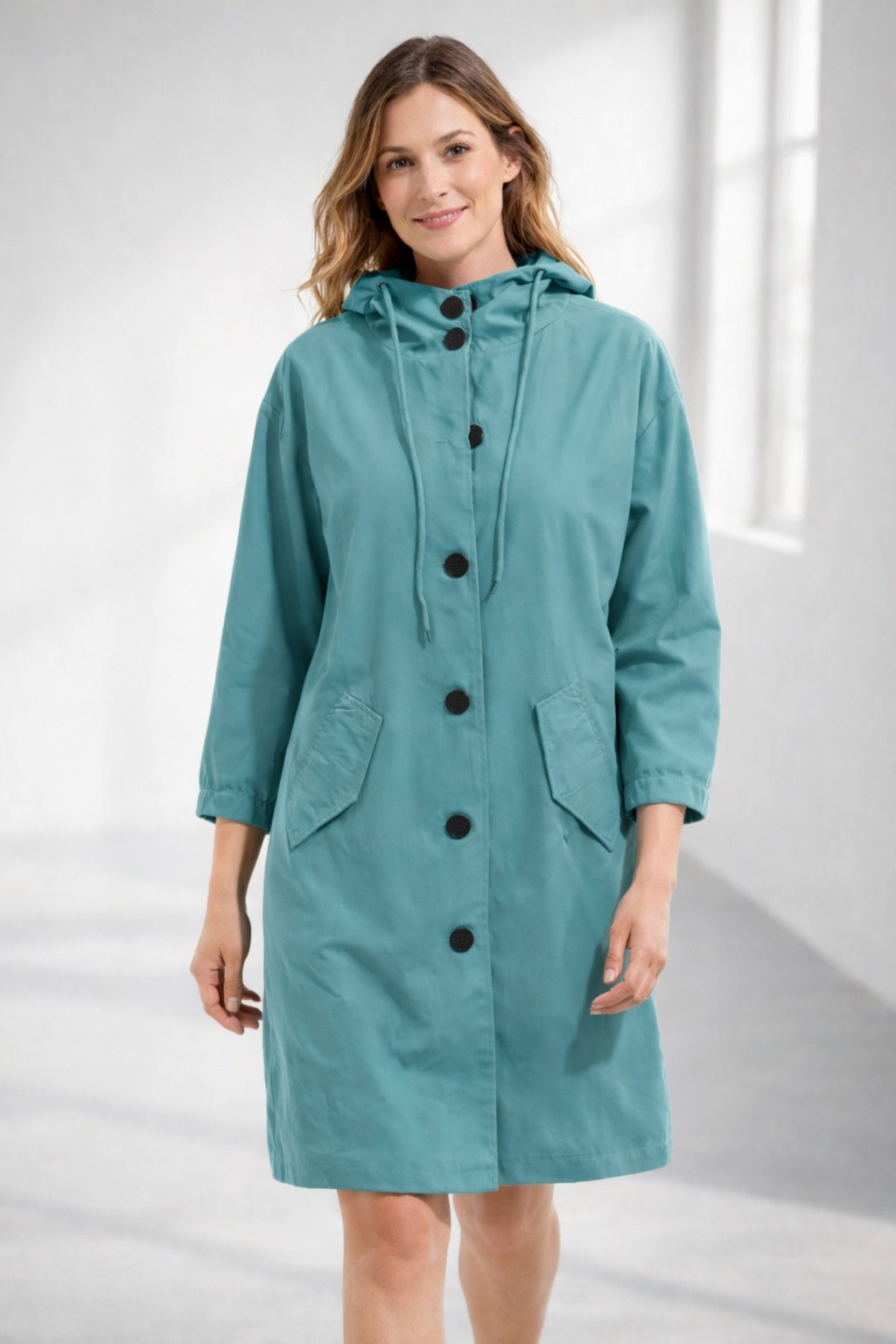 Capa de Chuva Mulher Carminho, resistente à água e corta-vento, para outono e inverno.
