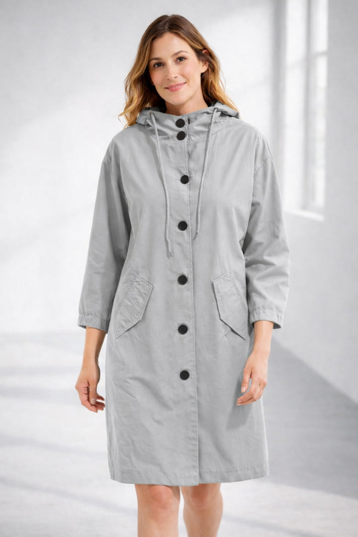 Capa de Chuva Carminho feminina, à prova d'água, com design elegante e confortável para o dia a dia.