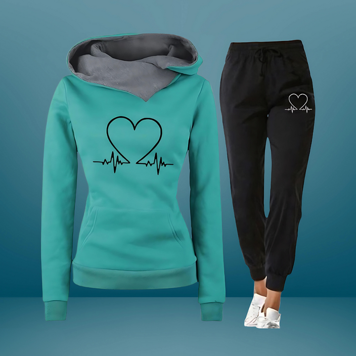 Conjunto Desportivo Carminho. Roupa desportiva feminina com hoodie e calças, estilo moderno e confortável.