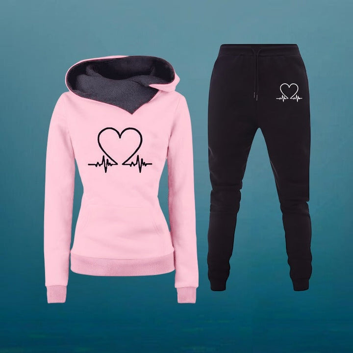 Conjunto desportivo mulher: hoodie e calças jogging. Peça coordenada moderna para conforto diário e estilo.