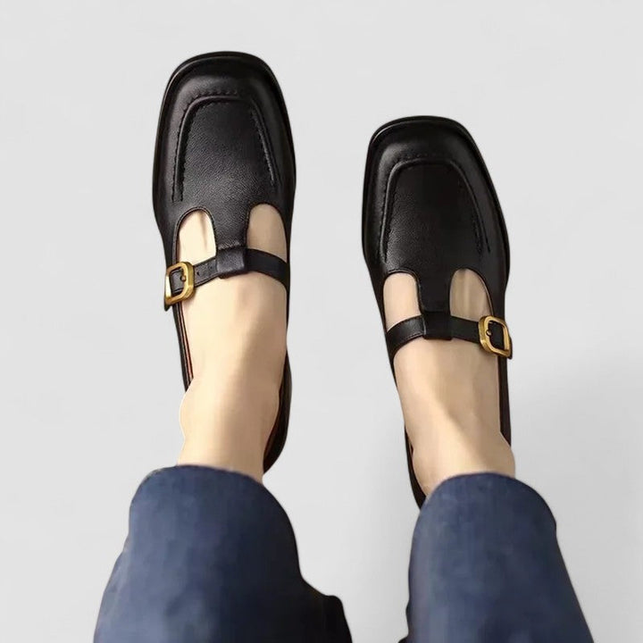 Sapatos Mary Jane mulher T-Strap vintage com bico quadrado. Elegância e conforto em calçado feminino para dia a dia.