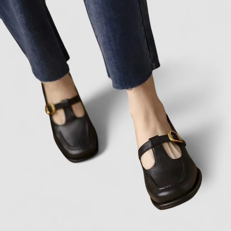 Sapatos Mary Jane de mulher com T-Strap e bico quadrado vintage. Calçado clássico e confortável para qualquer ocasião.