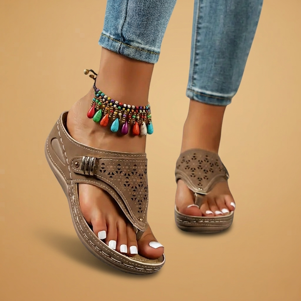 Calçado feminino de cunha, slip-on, para conforto em chinelos ortopédicos, ideal para o dia a dia da mulher.
