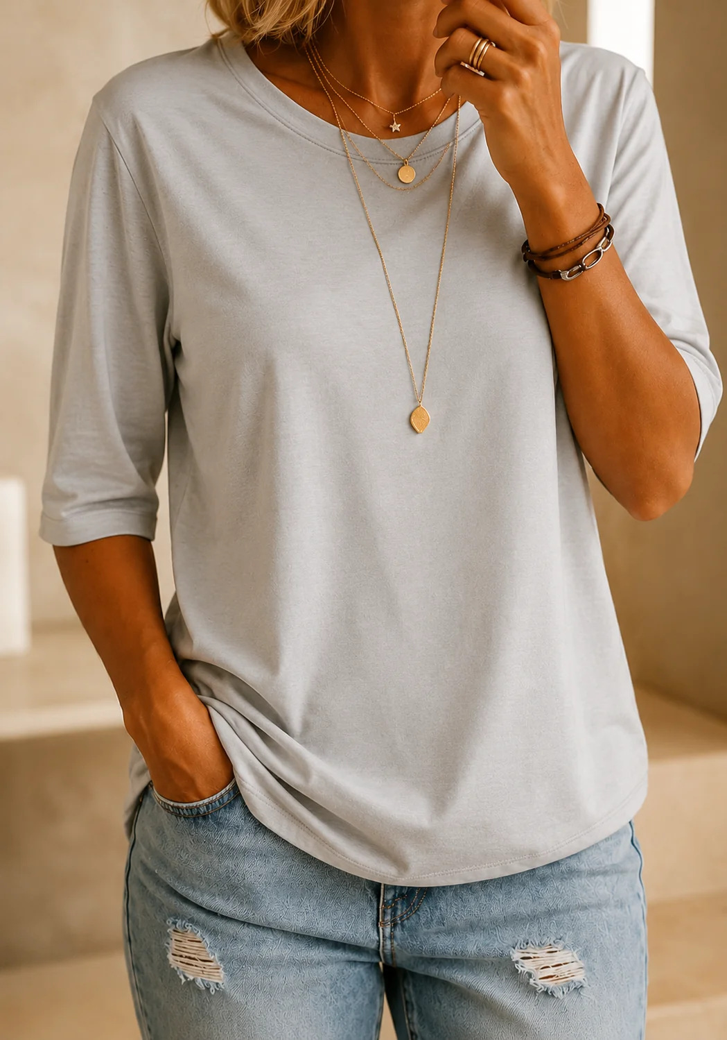Camiseta de verão feminina, meia manga, estilo básico e descontraído para o conforto diário em qualquer ocasião.