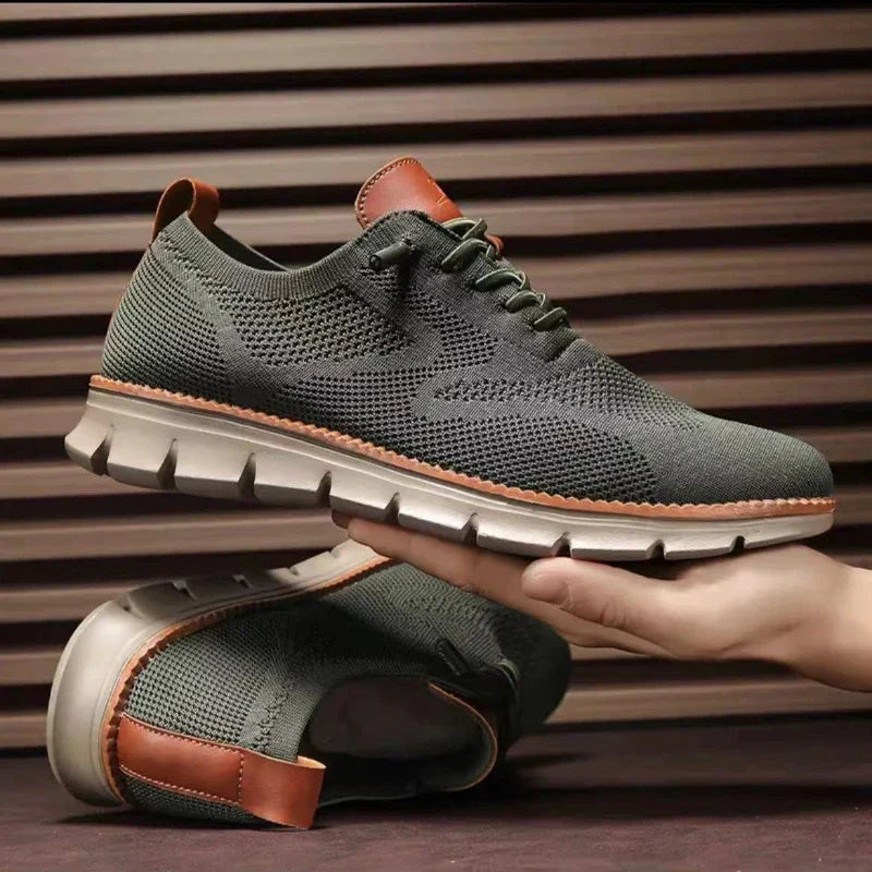 Par de Tênis Nico azul, dispostos para evidenciar o conforto e estilo do calçado masculino.