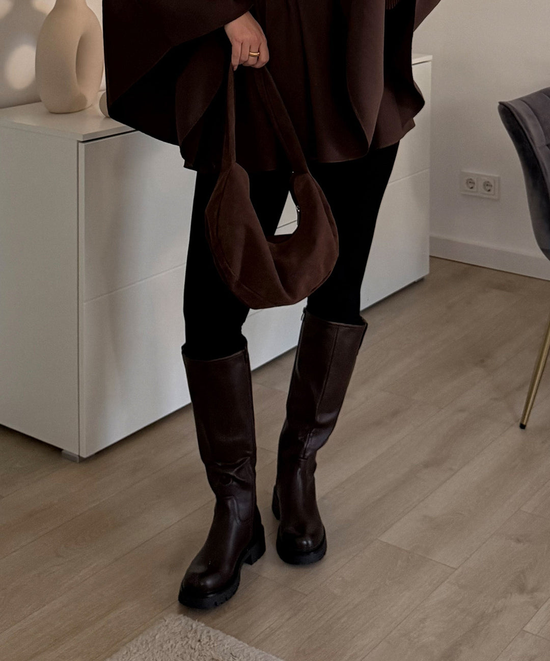 Estilo e conforto: botas femininas marrom casuais com salto.