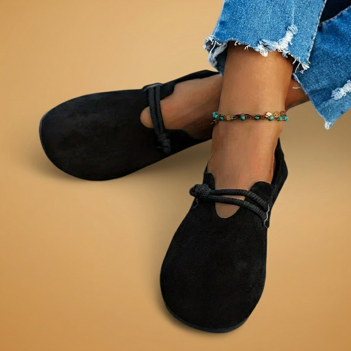 Sapatilhas casuais Cláudia para mulher, estilo minimalista com cordões naturais. Calçado ortopédico e confortável.