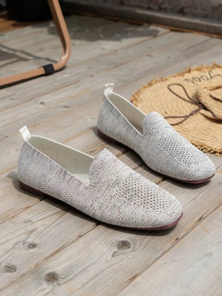 Calçado ortopédico feminino: bailarinas com palmilha de suporte para caminhar com bem-estar.