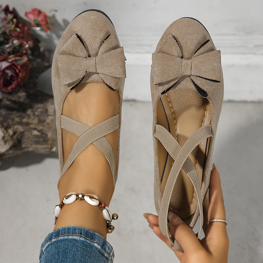 Vista lateral Sapatos Femininos Agnès: cunha discreta, suporte p/ pés sensíveis. Calçado elegante e confortável.