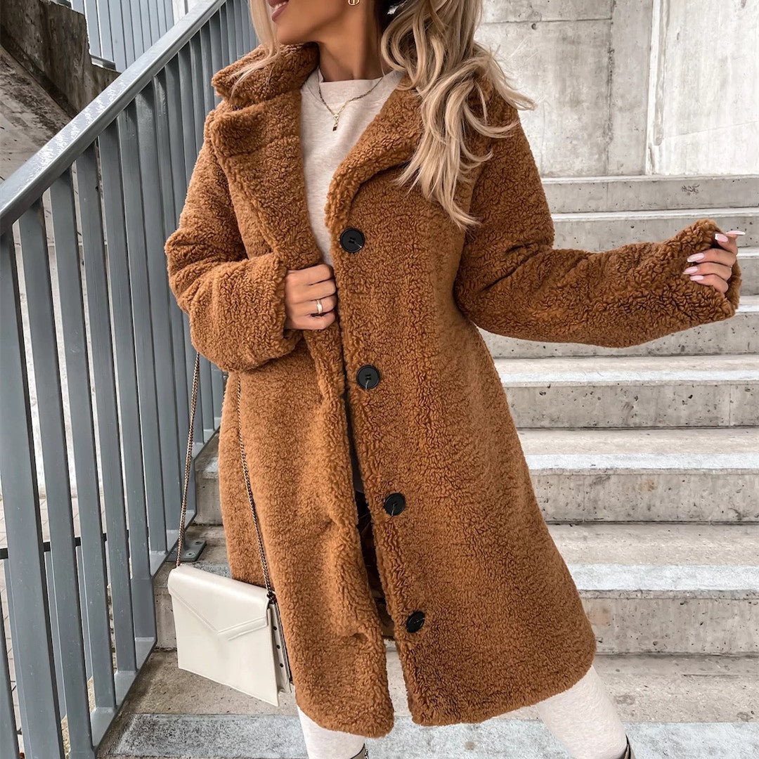 Casaco feminino de inverno aconchegante estilo ursinho, perfeito para moda feminina e roupa de frio.