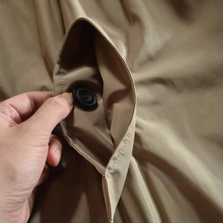 Casaco masculino repelente à água e resistente ao vento. Perfeito para o dia a dia, oferece conforto e estilo casual.
