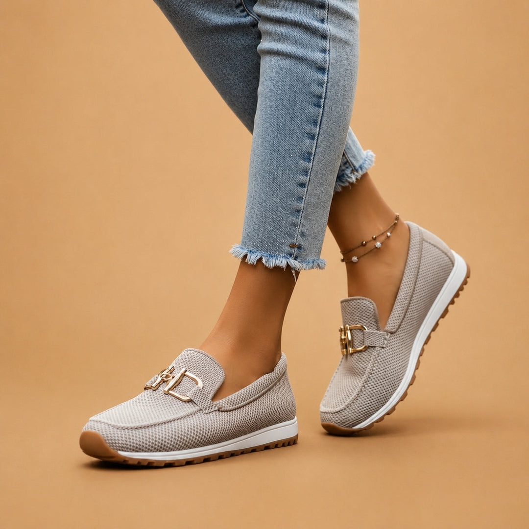 Par de mocassins ortopédicos femininos, conforto para o dia a dia, com fivela dourada, sapatos de senhora.