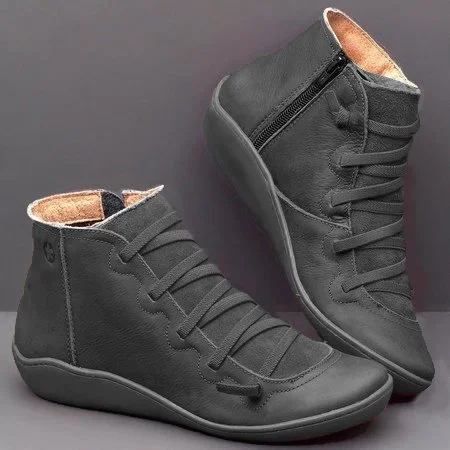 Par de botas femininas casuais marrons com zíper lateral, ideais para o conforto diário e moda outono inverno. Antiderrapante.