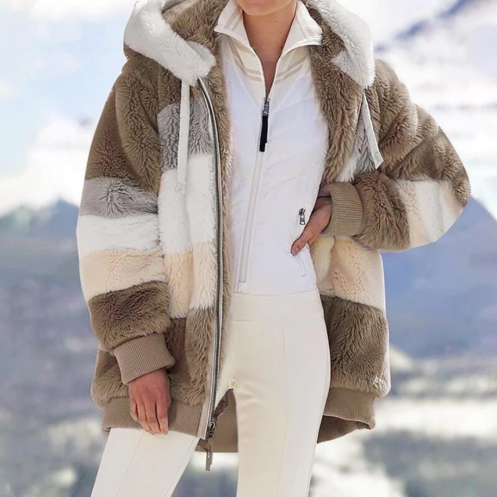 Elegante casaco feminino acolchoado de inverno em contraste. Moda e estilo casual para outono/inverno.