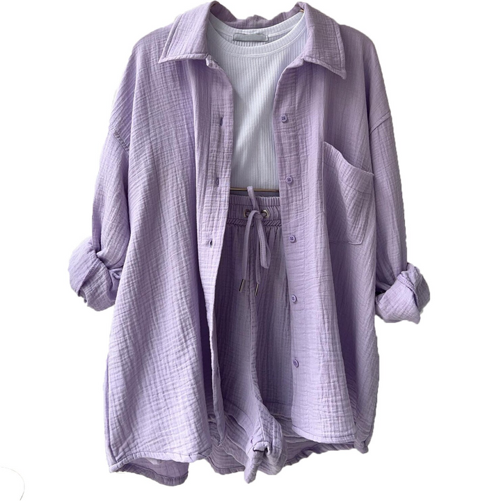 Conjunto verde feminino de verão, com top e shorts. Estilo descontraído e confortável para o dia a dia.