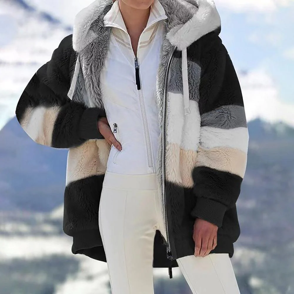 Casaco feminino acolchoado em contraste, um sobretudo moderno para o vestuário de inverno. Quente e fashion.