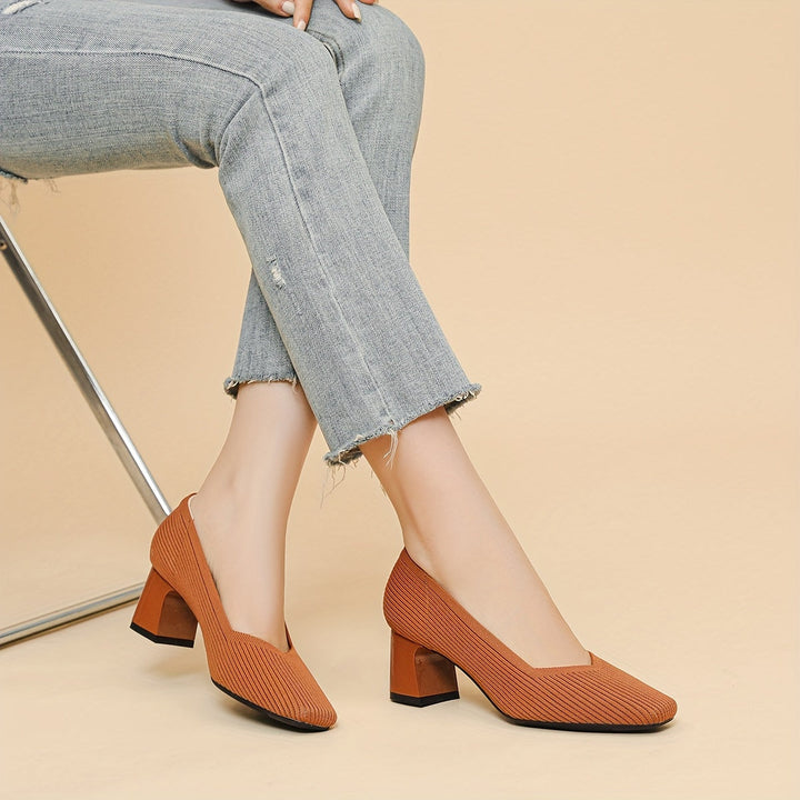 Scarpin estável de salto bloco, calçado feminino com suporte para os pés e estilo.