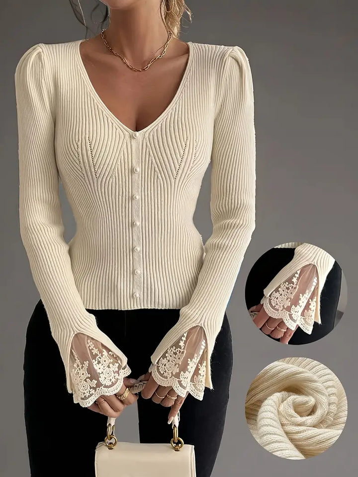 Moda outono/inverno: camisola feminina canelada com decote em V, renda e mangas longas. Estilo e aquecimento.