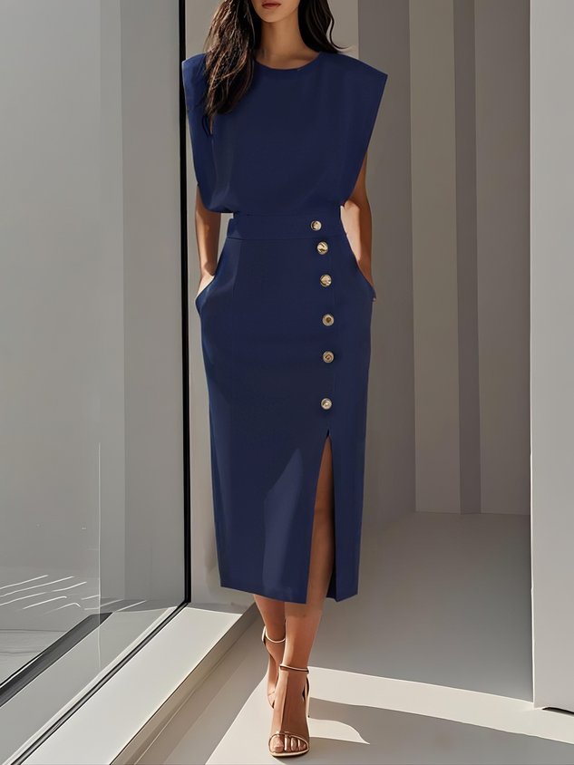 Conforto e estilo: vestido midi feminino Aina com decote redondo e fenda, perfeito p/ o verão.