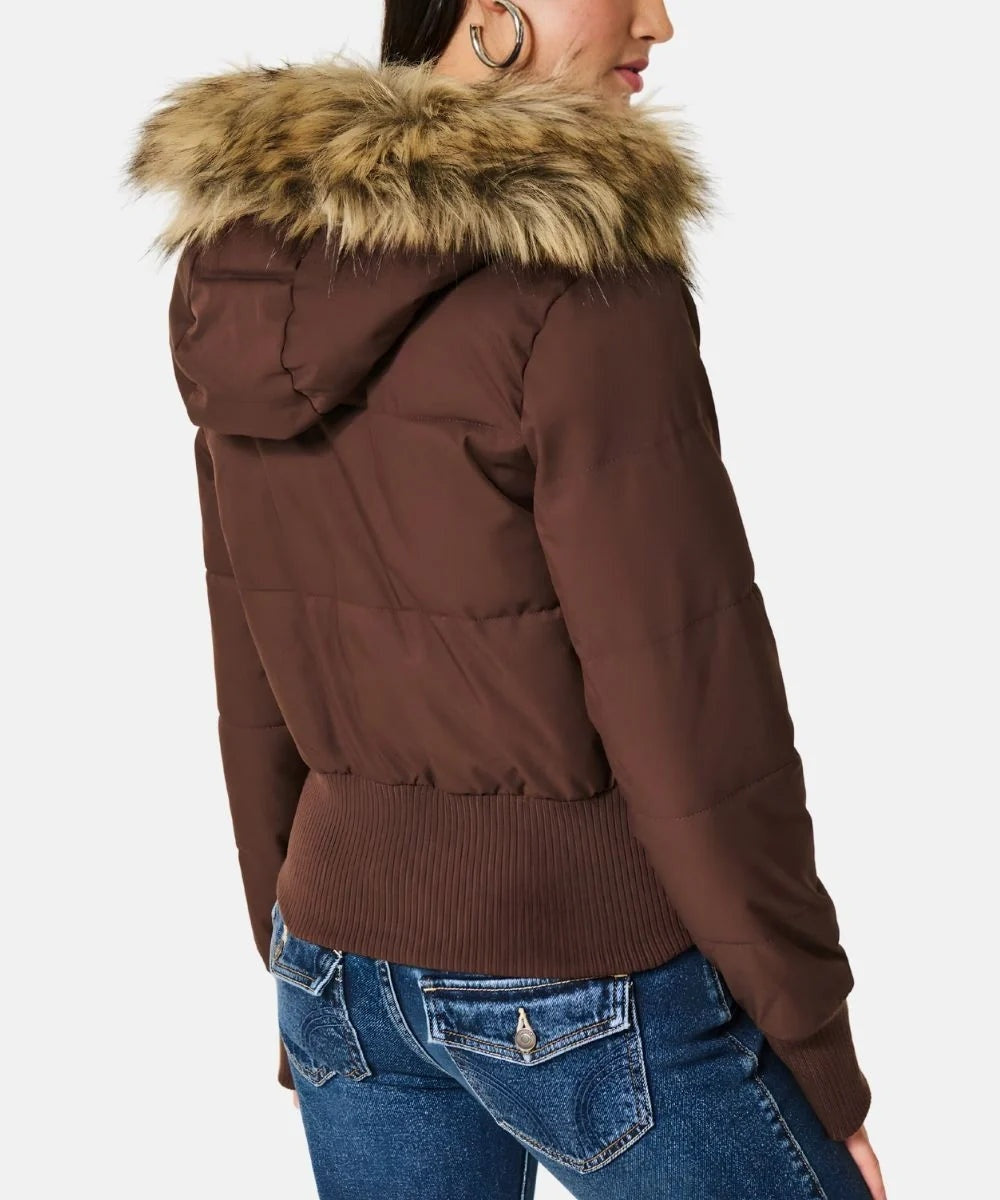 Casaco feminino de inverno, acolchoado, com capuz e gola de pelo sintético, confortável.