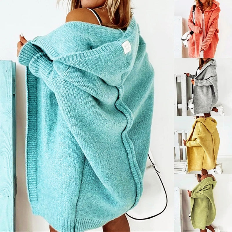Casaco de malha feminino oversize com capuz, ideal para o inverno e outono, proporcionando conforto e estilo.