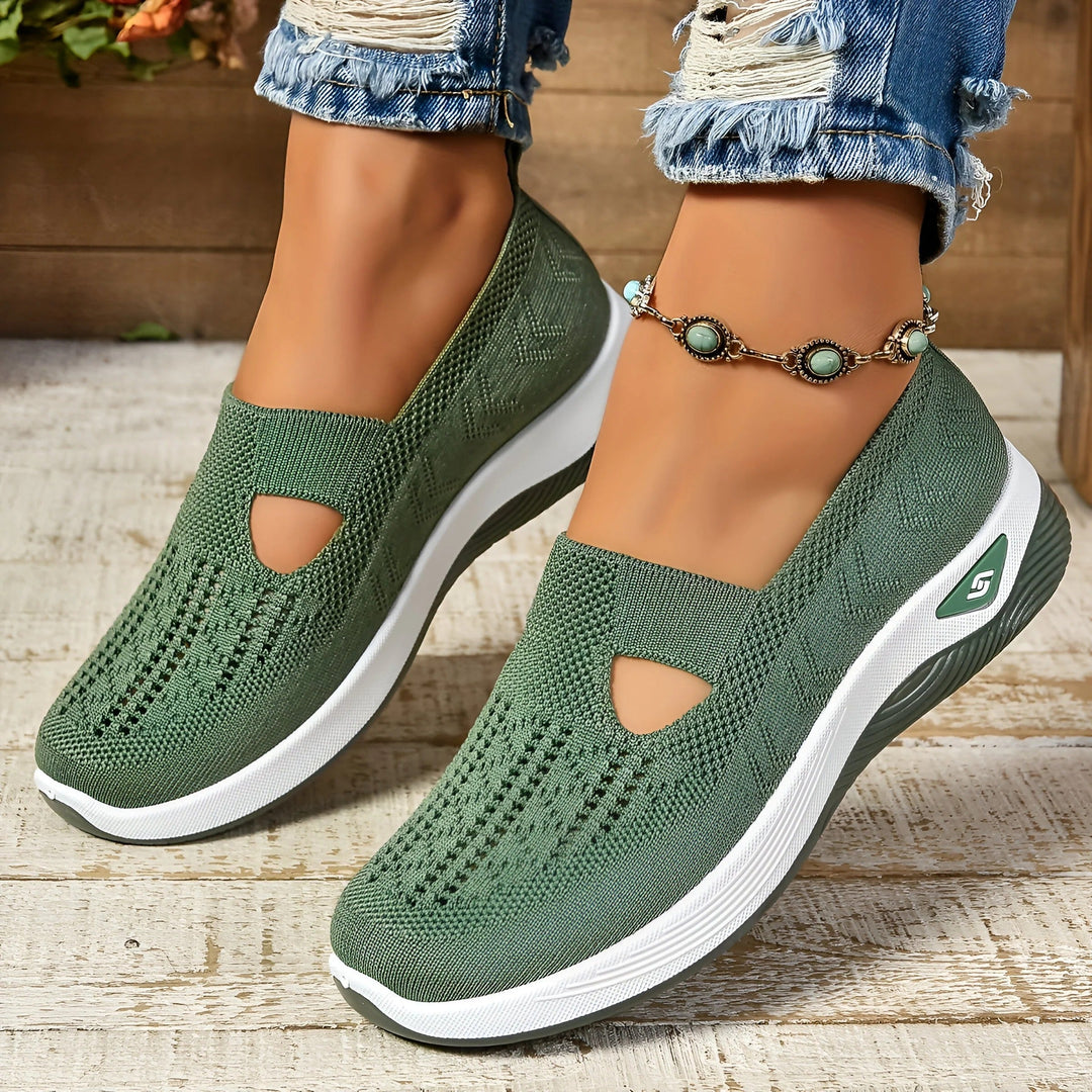 Sapatos femininos Nora de calçar, ideal para o dia a dia, com conforto ergonômico e estilo casual. Perfeito para caminhadas.