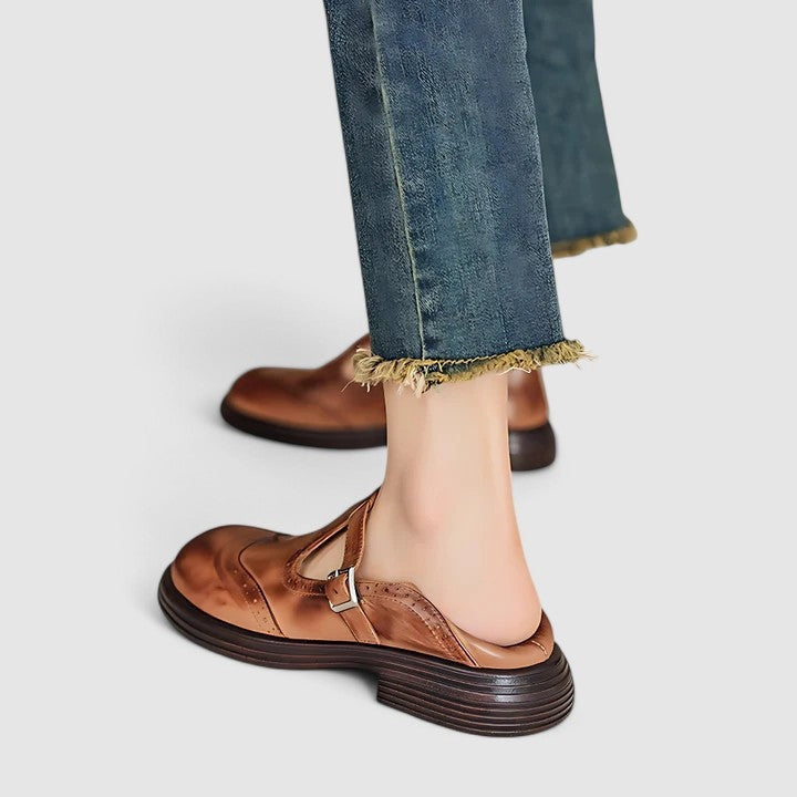 Sapatos femininos elegantes estilo Oxford Mary Jane, combinando design clássico com conforto.