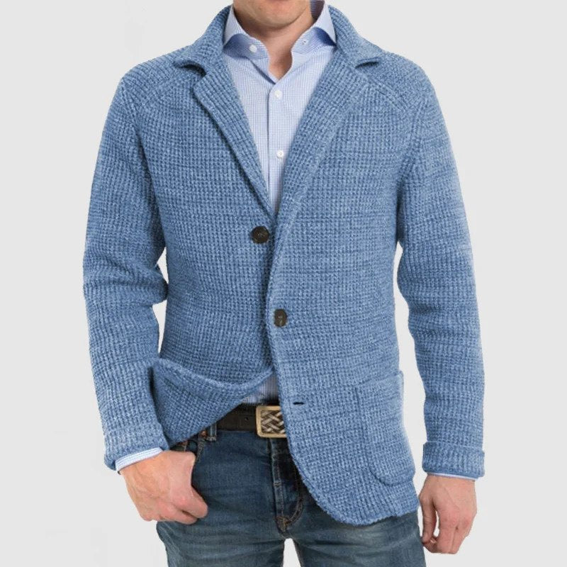 Jaqueta masculina clássica com botões e bolsos elegantes, ideal para outono inverno. Estilo versátil.